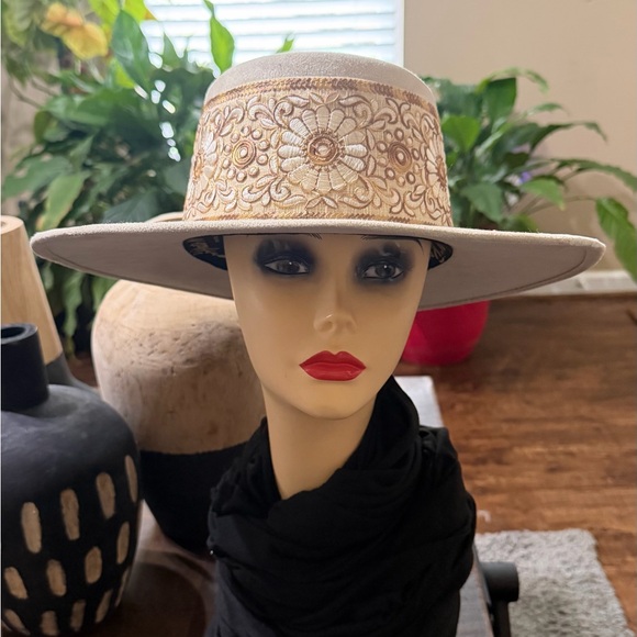 NWOT Hats N\' Roses Boater \